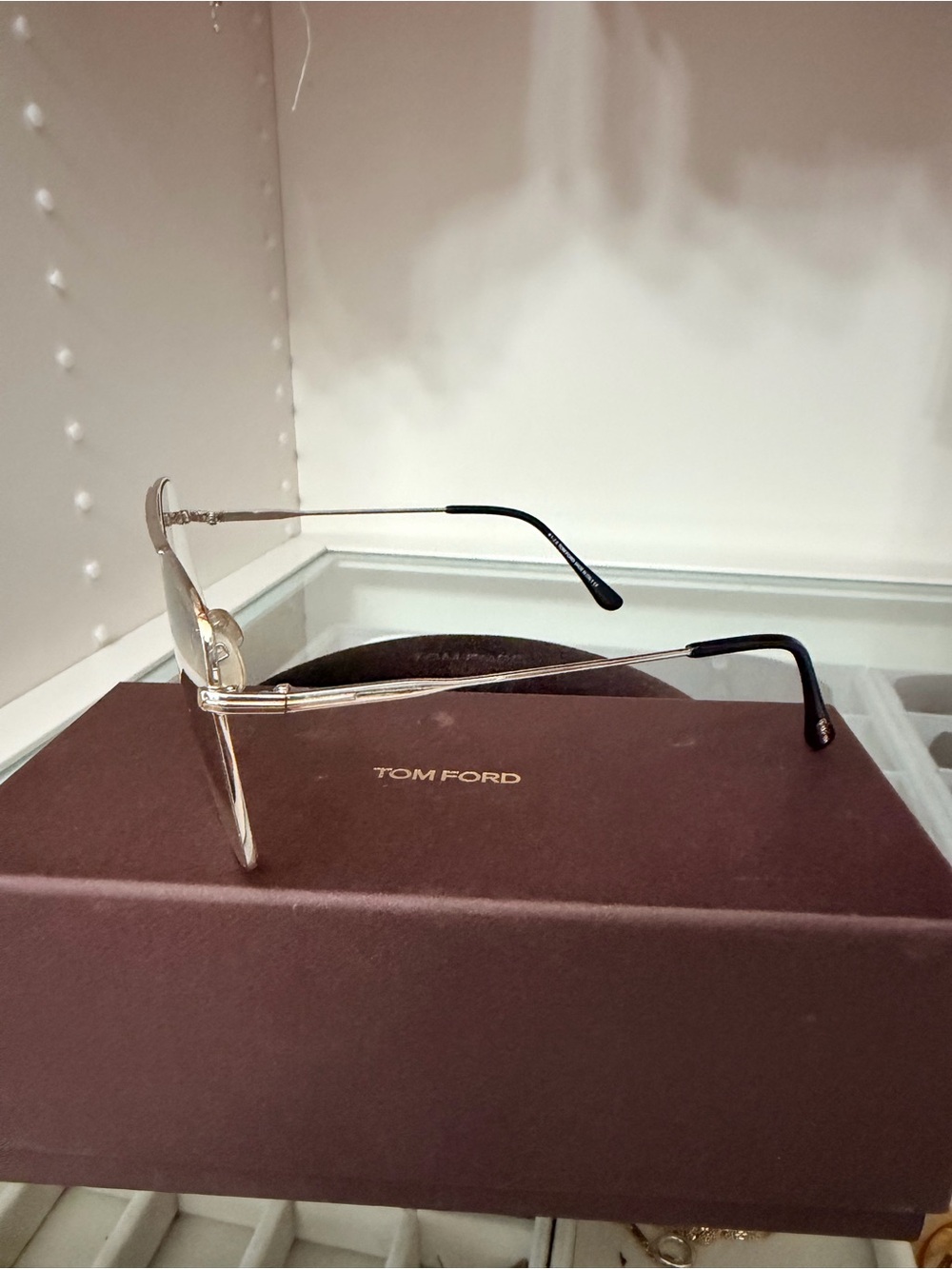 Tom Ford Oversized Aviator Sunglasses Gold Frame with Gradient Lenses - Picture 3 of 5